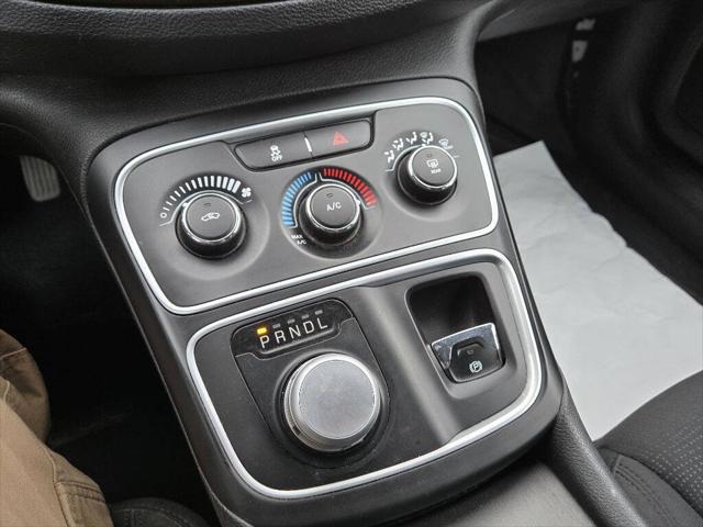 2016 Chrysler 200 LX