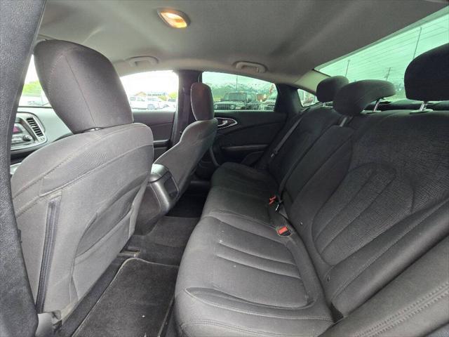 2016 Chrysler 200 LX