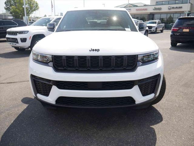 2026 Jeep Grand Cherokee GRAND CHEROKEE LAREDO ALTITUDE 4X4