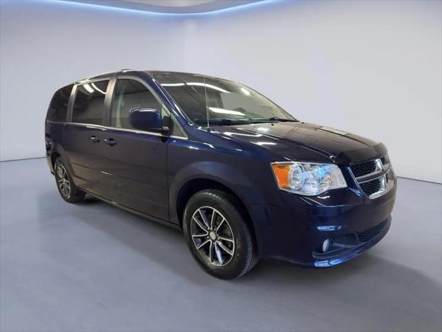 2017 Dodge Grand Caravan SXT for sale in Brunswick, OH