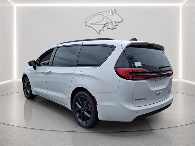 2027 Chrysler Pacifica PACIFICA LIMITED AWD 2027 Chrysler Pacifica PACIFICA LIMITED AWD