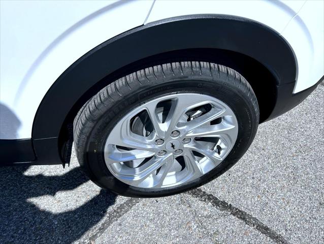 2027 Chevrolet Bolt LT FWD