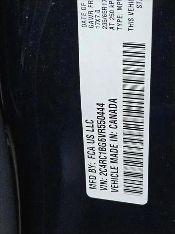 2027 Chrysler Pacifica Select