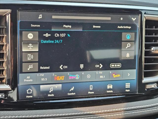 2027 Chrysler Pacifica Select