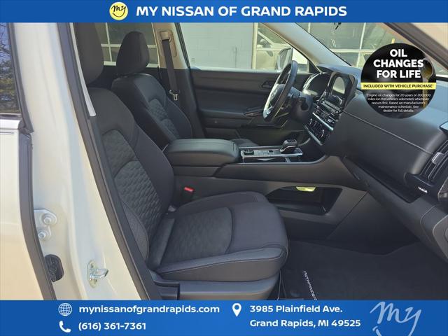 2023 Nissan Pathfinder SV 4WD