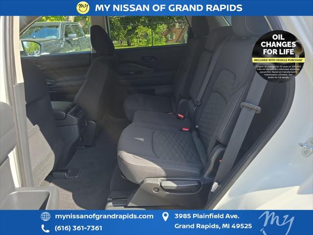 2023 Nissan Pathfinder SV 4WD