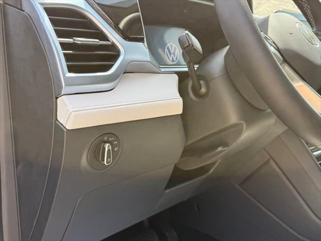 2026 Volkswagen Taos SE