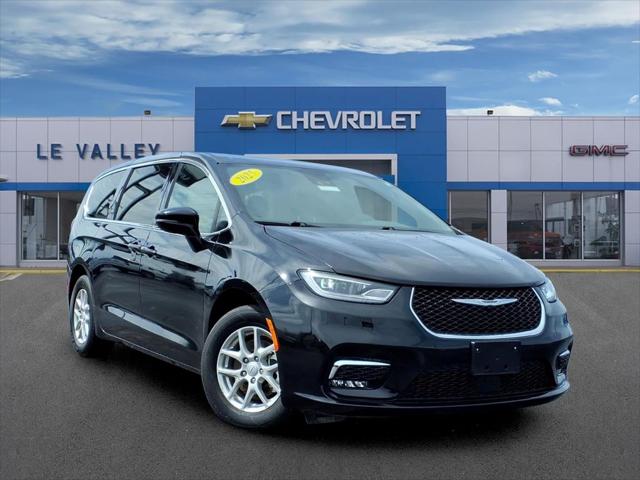 2025 Chrysler Pacifica Select for sale in Benton Harbor, MI
