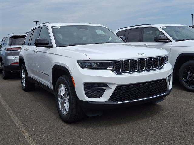 2026 Jeep Grand Cherokee GRAND CHEROKEE LAREDO X 4X4 2026 Jeep Grand Cherokee GRAND CHEROKEE LAREDO X 4X4