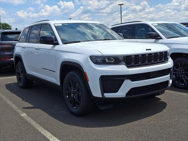 2026 Jeep Grand Cherokee GRAND CHEROKEE LAREDO ALTITUDE 4X4 2026 Jeep Grand Cherokee GRAND CHEROKEE LAREDO ALTITUDE 4X4