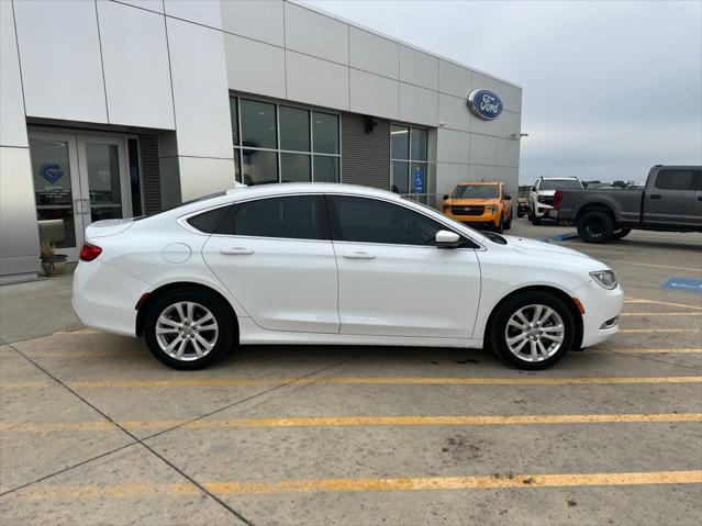 2017 Chrysler 200 Limited Platinum