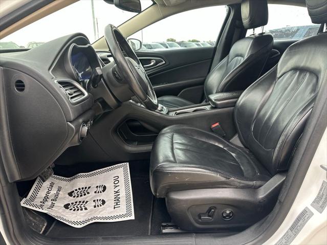 2017 Chrysler 200 Limited Platinum