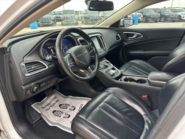 2017 Chrysler 200 Limited Platinum