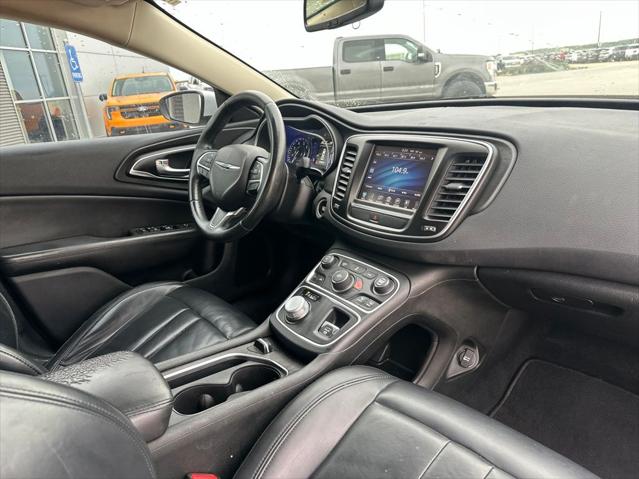 2017 Chrysler 200 Limited Platinum