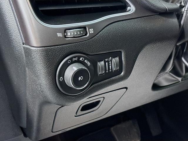 Used 2019 Jeep Cherokee Latitude Plus FWD For Sale in OLIVE BRANCH, MS