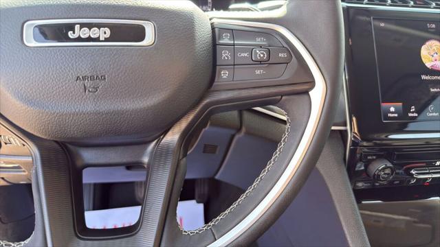 2024 Jeep Grand Cherokee L Laredo 4x2