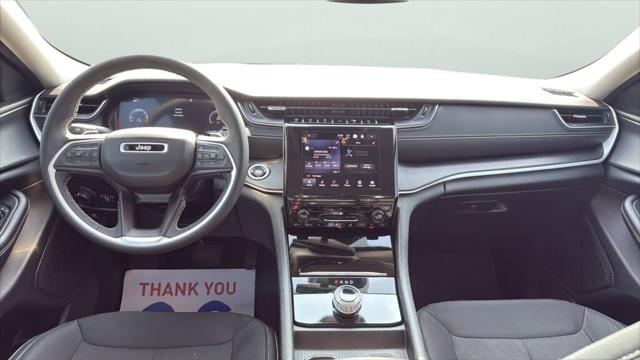 2024 Jeep Grand Cherokee L Laredo 4x2