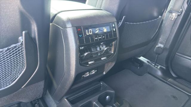 2024 Jeep Grand Cherokee L Laredo 4x2