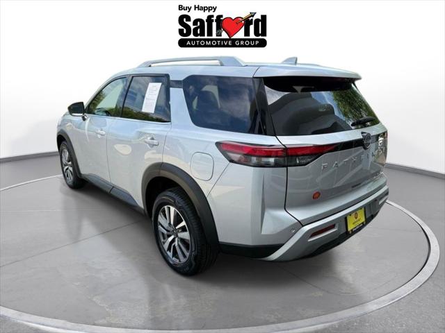 2025 Nissan Pathfinder SL 4WD