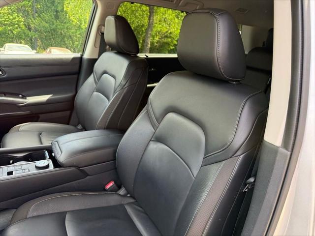 2025 Nissan Pathfinder SL 4WD