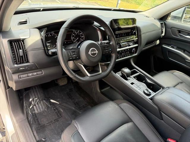 2025 Nissan Pathfinder SL 4WD
