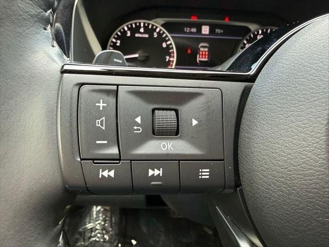 2025 Nissan Pathfinder SL 4WD