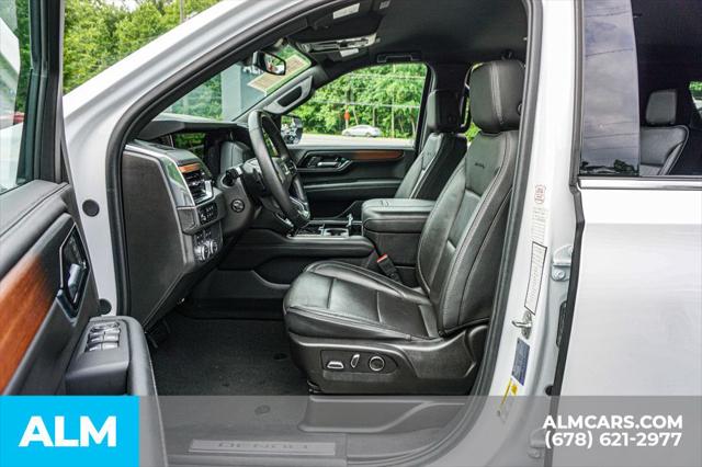 2025 GMC Yukon 4WD Denali