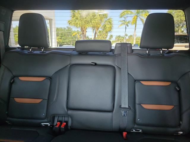 2021 GMC Sierra 1500 4WD Crew Cab Standard Box AT4