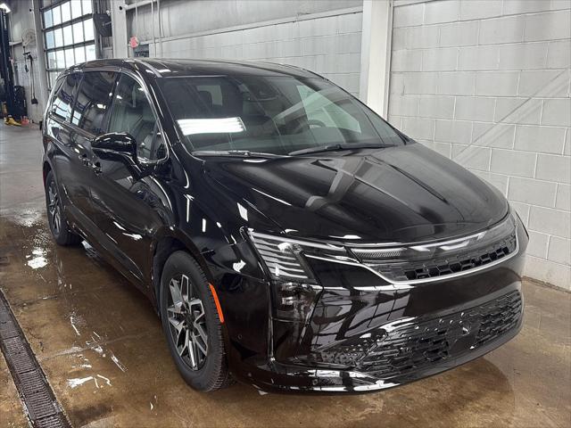 2027 Chrysler Pacifica PACIFICA LIMITED