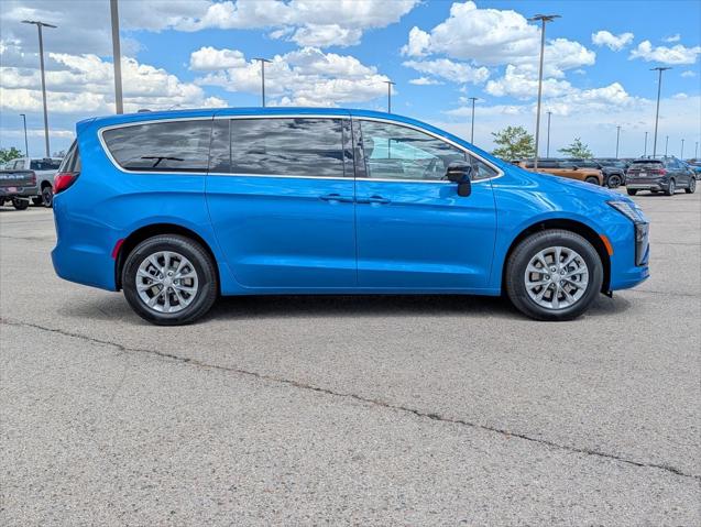 2027 Chrysler Pacifica PACIFICA SELECT AWD