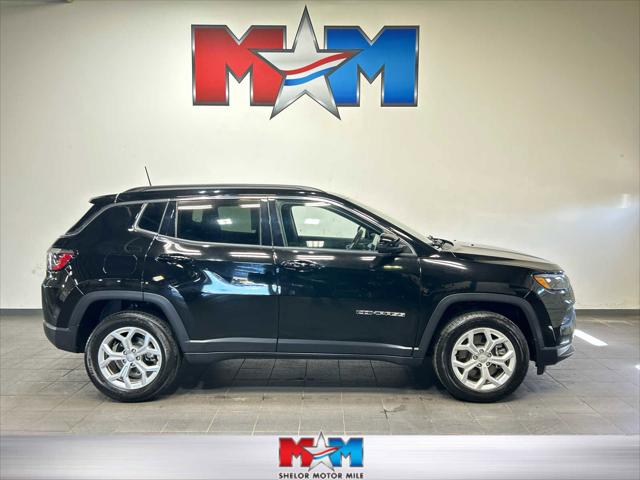 2024 Jeep Compass Latitude 4x4 2024 Jeep Compass Latitude 4x4
