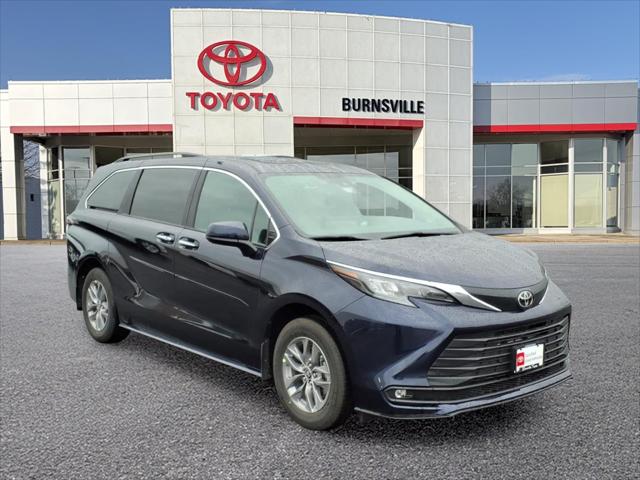 2026 Toyota Sienna XLE 8-Passenger Hybrid FWD's photo