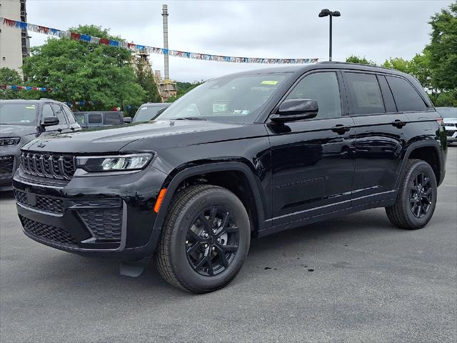 2026 Jeep Grand Cherokee GRAND CHEROKEE LAREDO ALTITUDE 4X4 2026 Jeep Grand Cherokee GRAND CHEROKEE LAREDO ALTITUDE 4X4