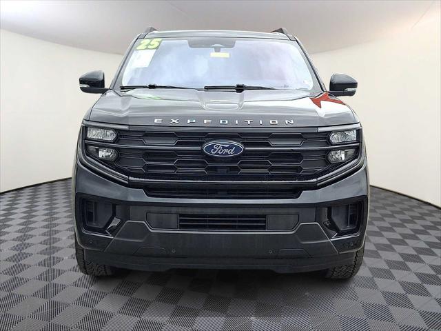 2025 Ford Expedition Active 2025 Ford Expedition Active