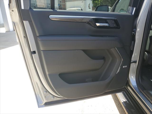 2026 Chevrolet Suburban RST, 4WD