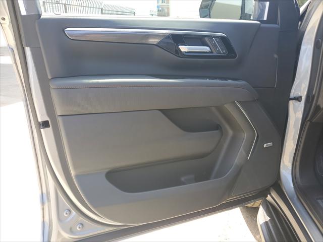 2026 Chevrolet Suburban RST, 4WD