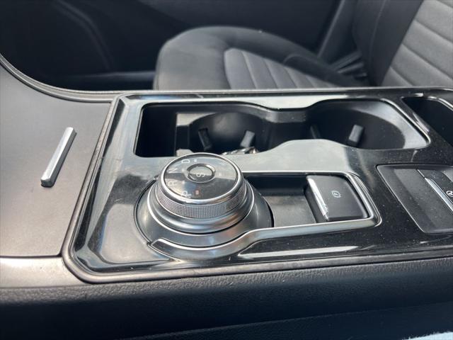 2020 Ford Edge SE