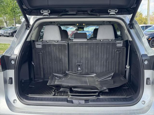 2022 Toyota Highlander LE