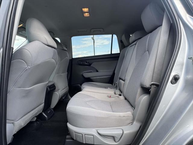 2022 Toyota Highlander LE