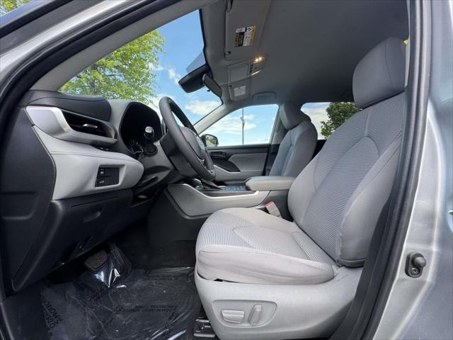 2022 Toyota Highlander LE
