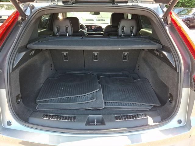 2024 Cadillac XT4 AWD Premium Luxury