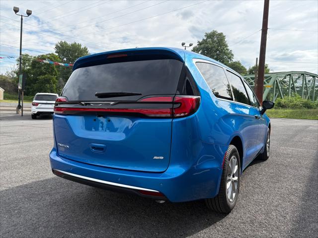 2027 Chrysler Pacifica Select AWD