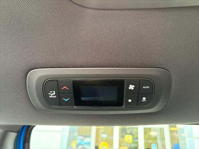 2027 Chrysler Pacifica Select AWD
