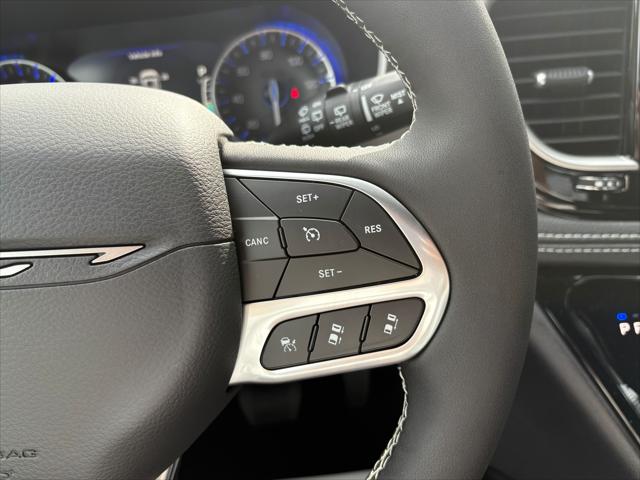 2027 Chrysler Pacifica Select AWD