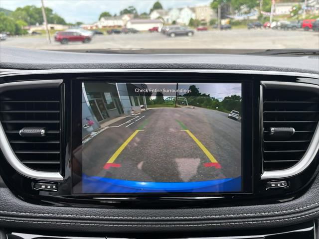 2027 Chrysler Pacifica Select AWD