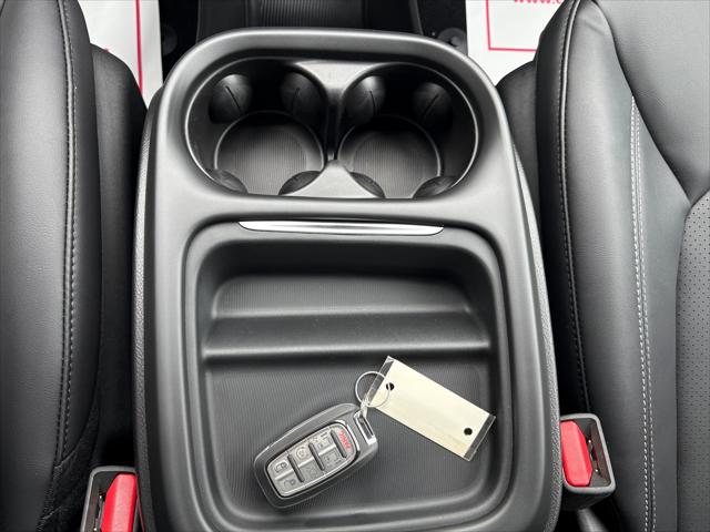 2027 Chrysler Pacifica Select AWD