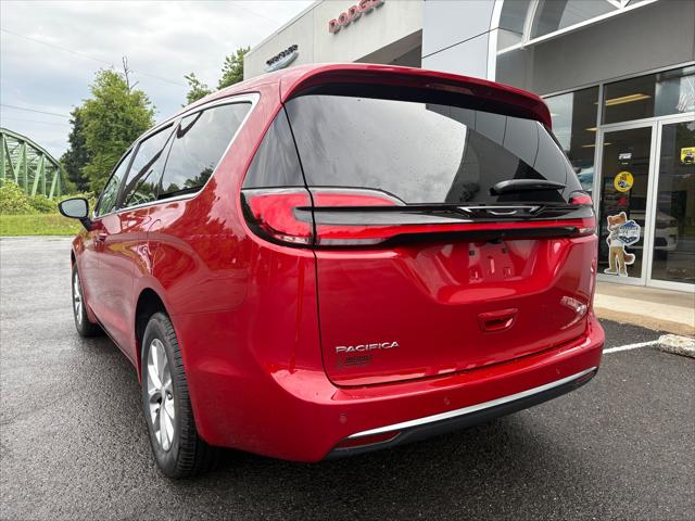 2027 Chrysler Pacifica Select AWD