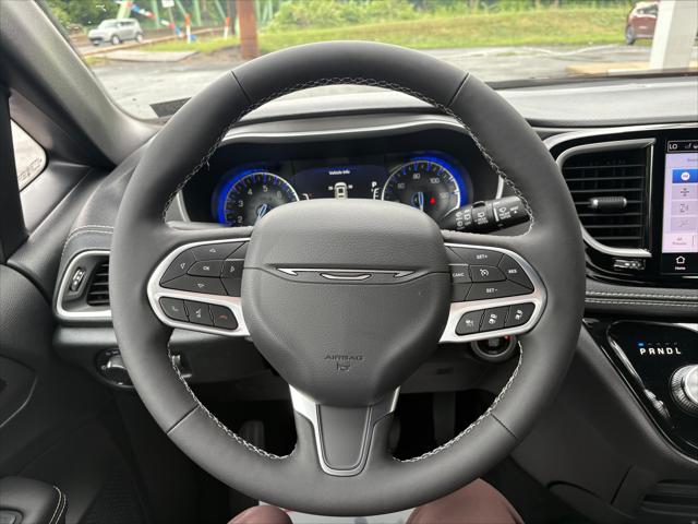 2027 Chrysler Pacifica Select AWD