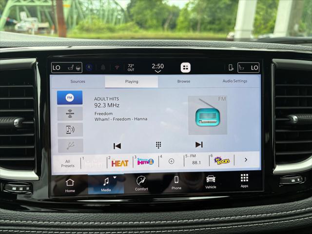 2027 Chrysler Pacifica Select AWD