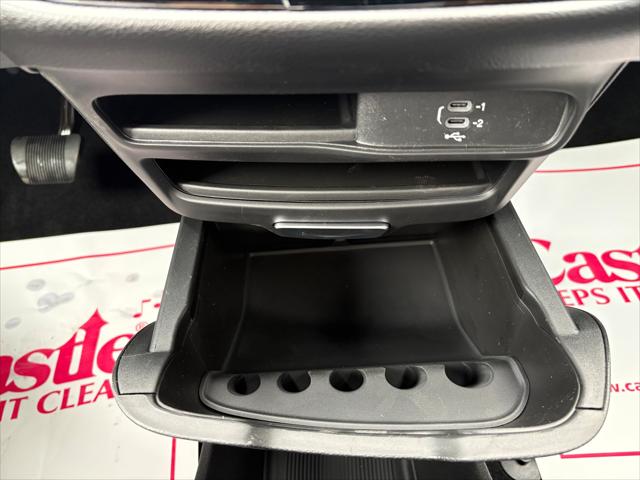 2027 Chrysler Pacifica Select AWD